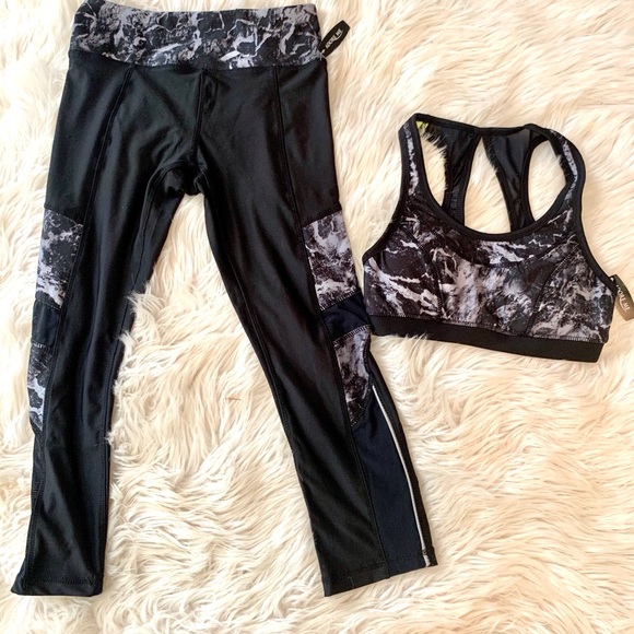 Adore Me Other - Workout set both leggings and sports bra